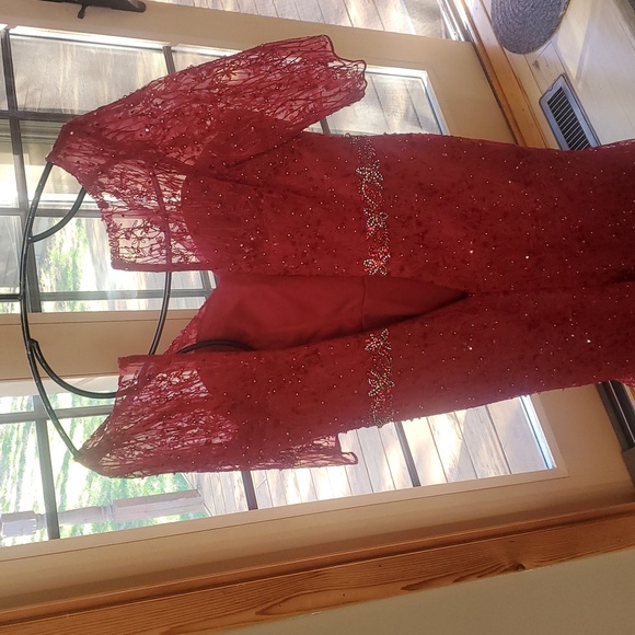Lucci Lu Formal Elegant Burgandy Embellished Lace Maxi Sz. 10 Event Gown NWT - Picture 10 of 16